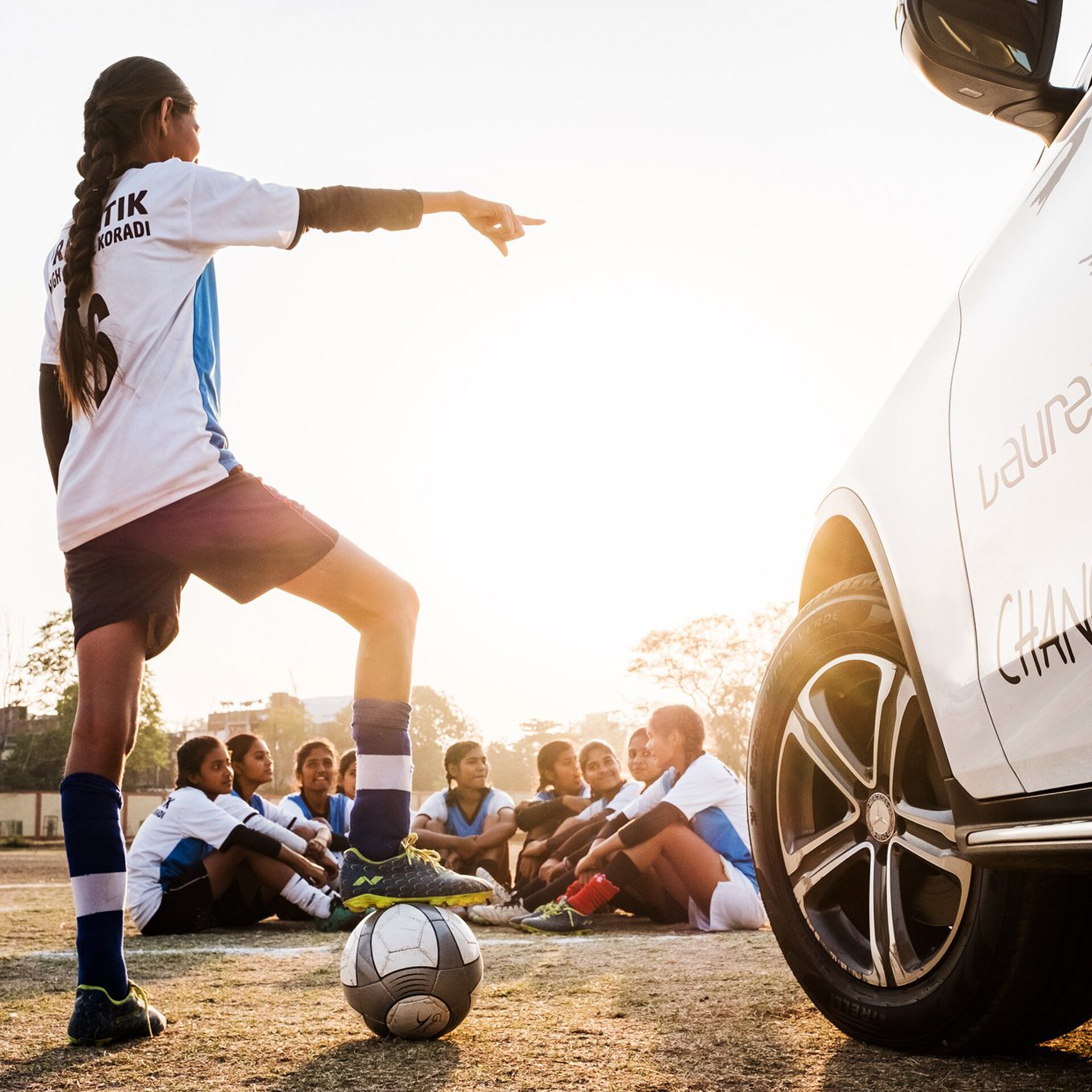 Alianza Mercedes-Benz con Laureus Sports for Good Alianza Mercedes-Benz con Laureus Sports for Good