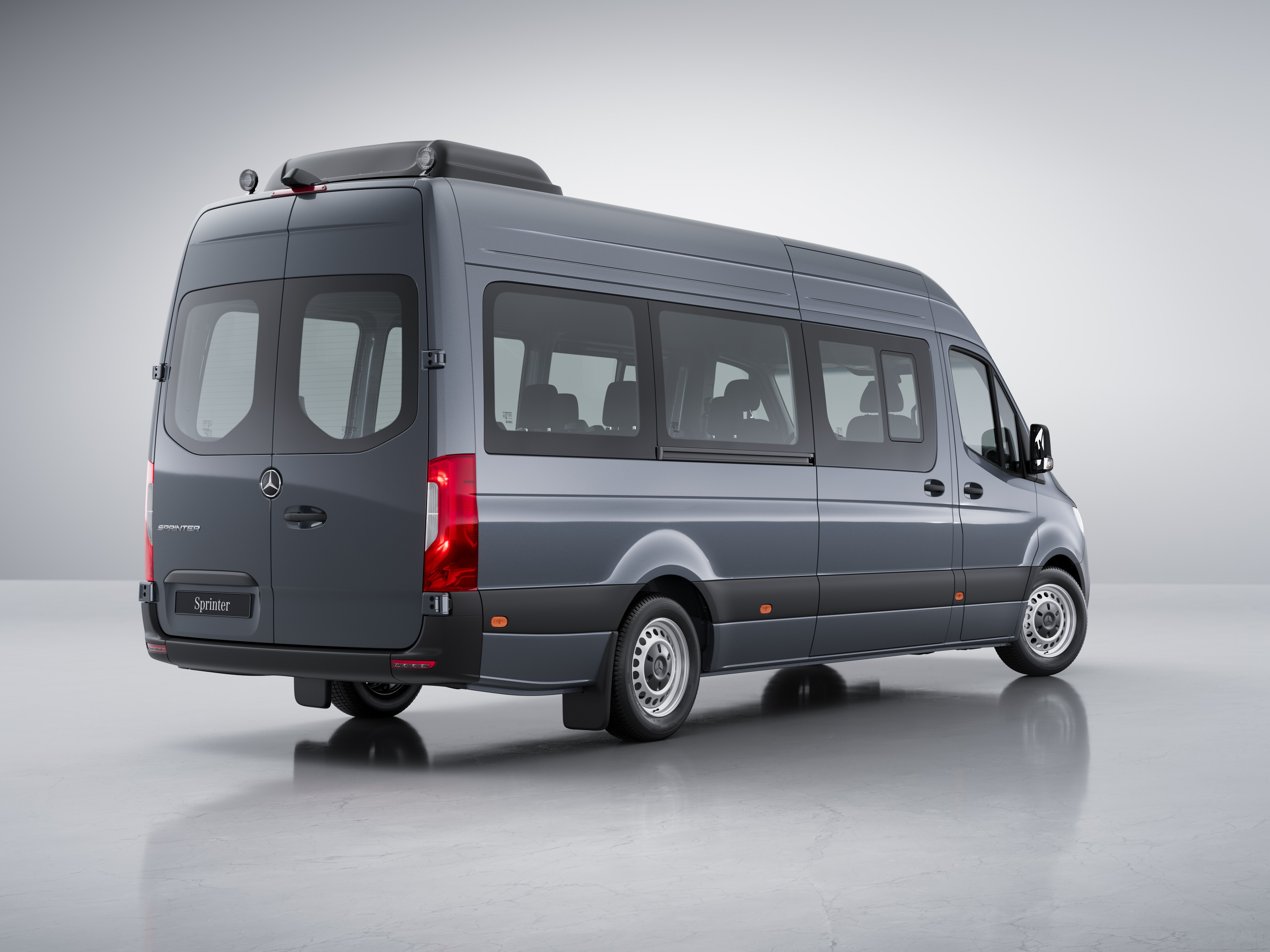 Los faros LED High Performance de la Mercedes-Benz Sprinter Pasaje. Puertas Traseras abatibles | Sprinter Pasaje | Mercedes-Benz Vanes