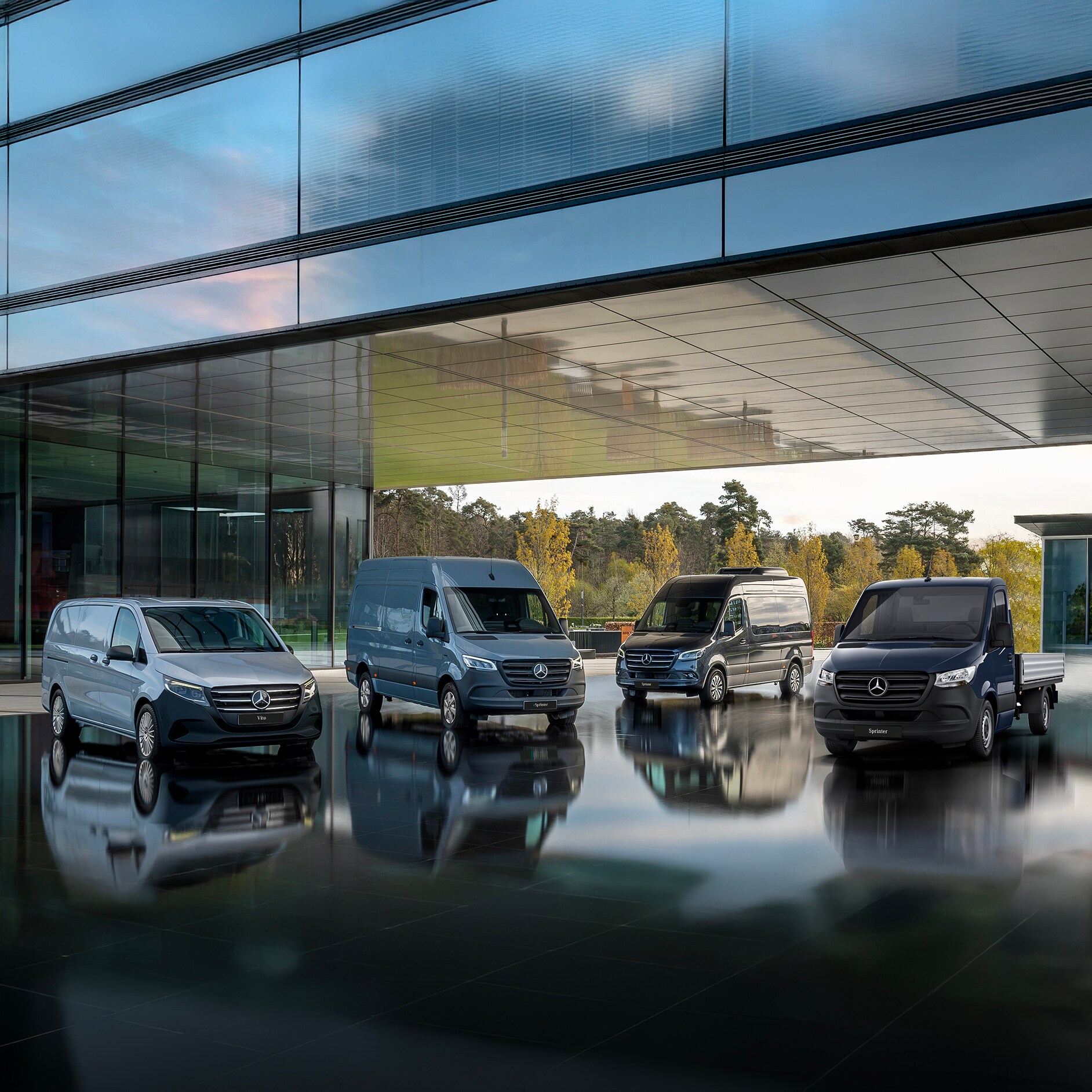 Gestión de flotas | Extras digitales | Mercedes-Benz Una flota de furgonetas con vehículos Mercedes-Benz.